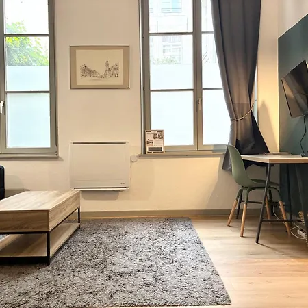 Grand Place De - 2 Voyageurs